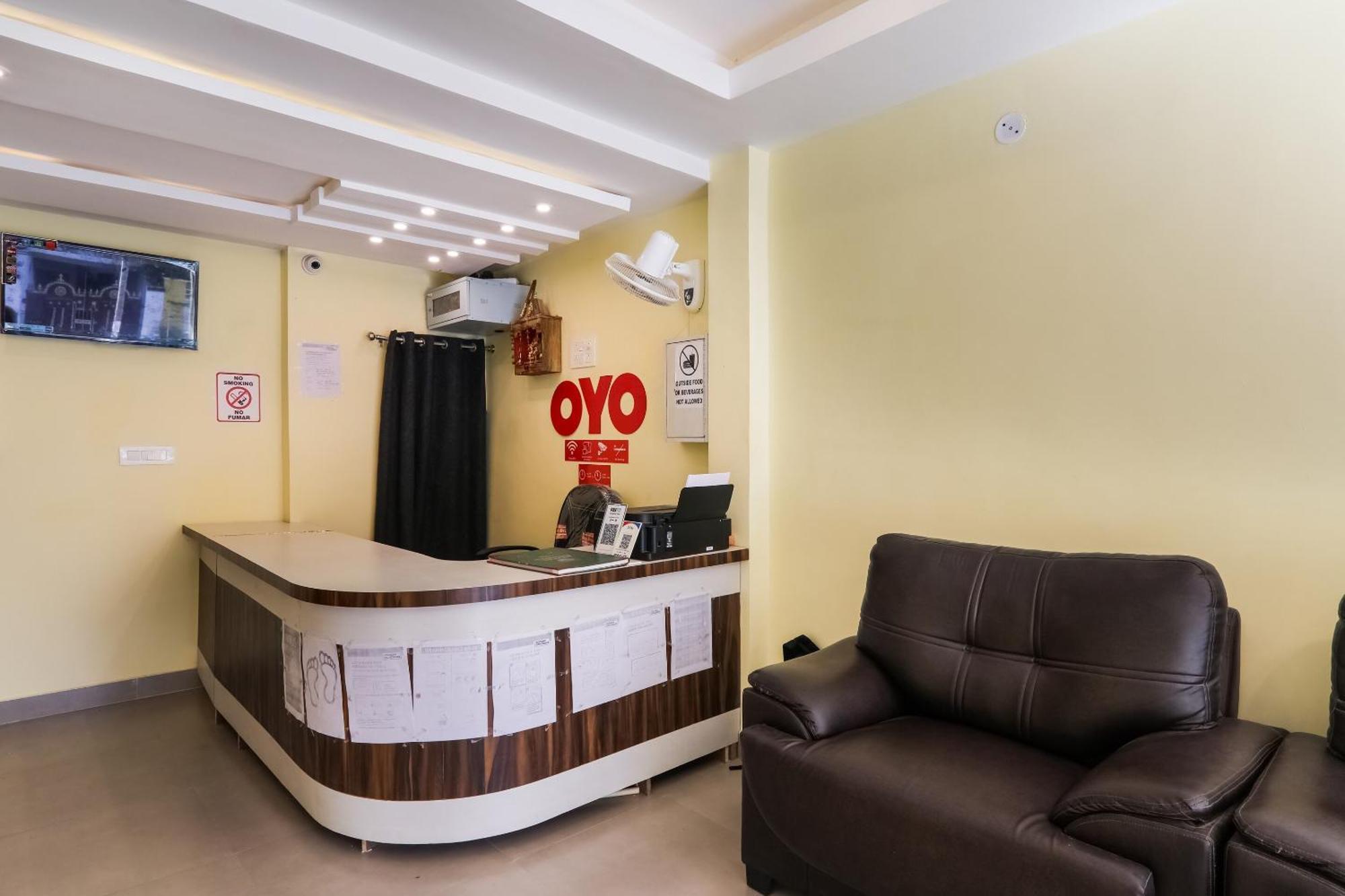 Collection O Sr Inn Chinhat Exterior photo